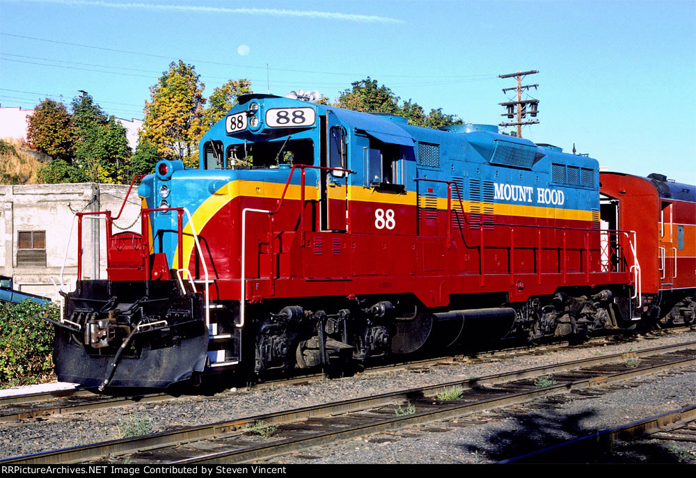 Mount Hood GP9r #88